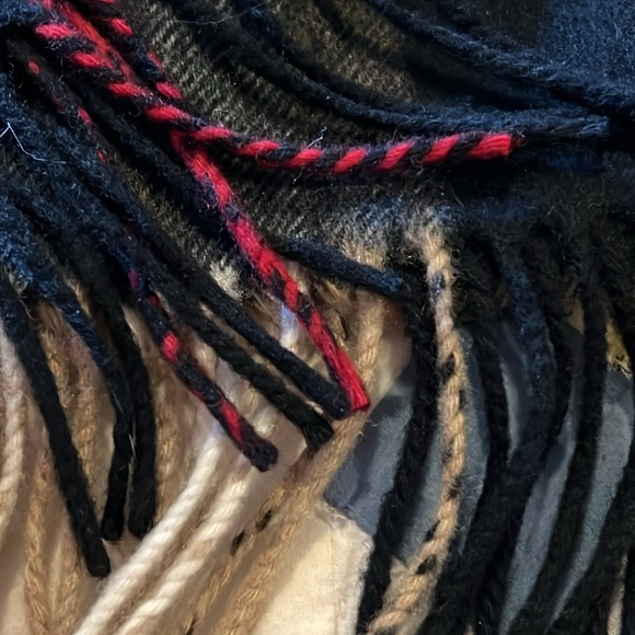 Burberry Cashmere scarf 64” x 12” - Picture 4 of 5